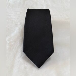 Hugo Boss Designer Solid Black Silk Tie